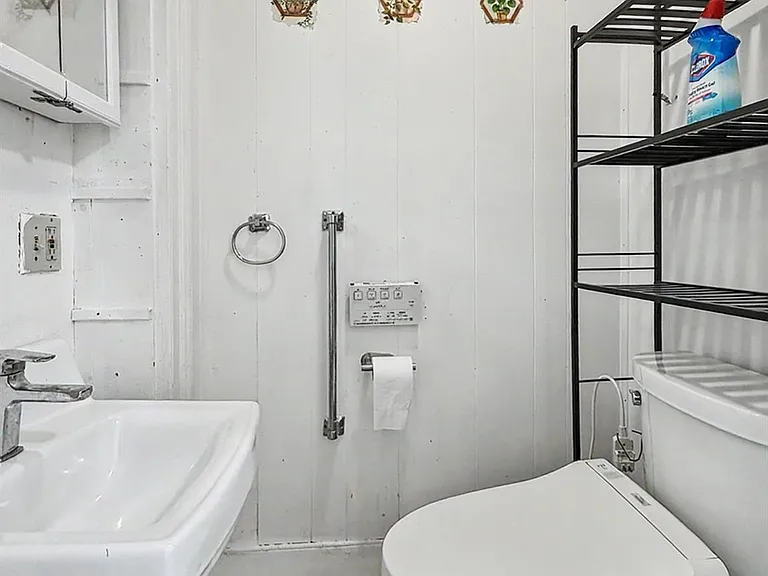 63 Fowler St — Photo 9