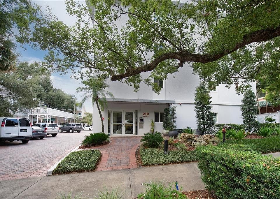 1st image of 210 5TH AVENUE S #402