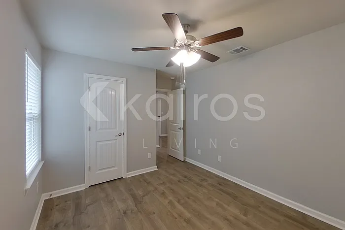 122 Santiago Ct — Photo 9