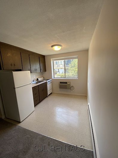 2nd image of 15 Piggott Rd #12