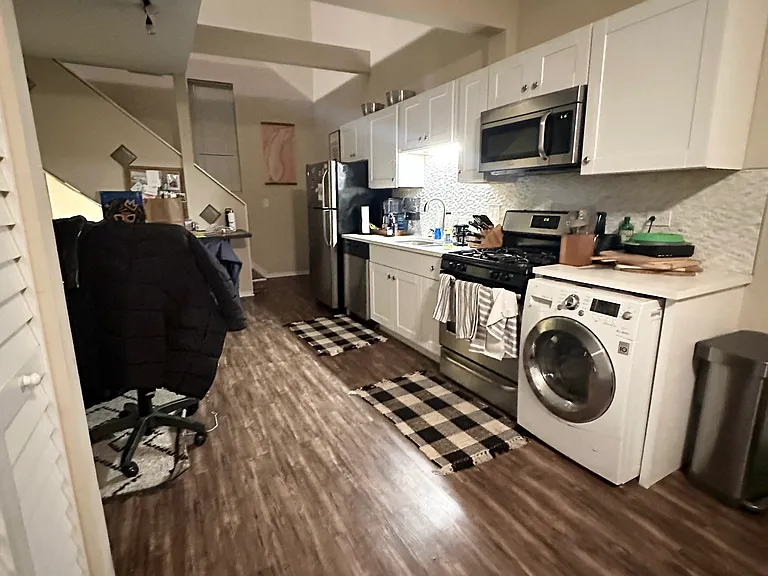 2430 N Clybourn Ave #2 — Photo 17