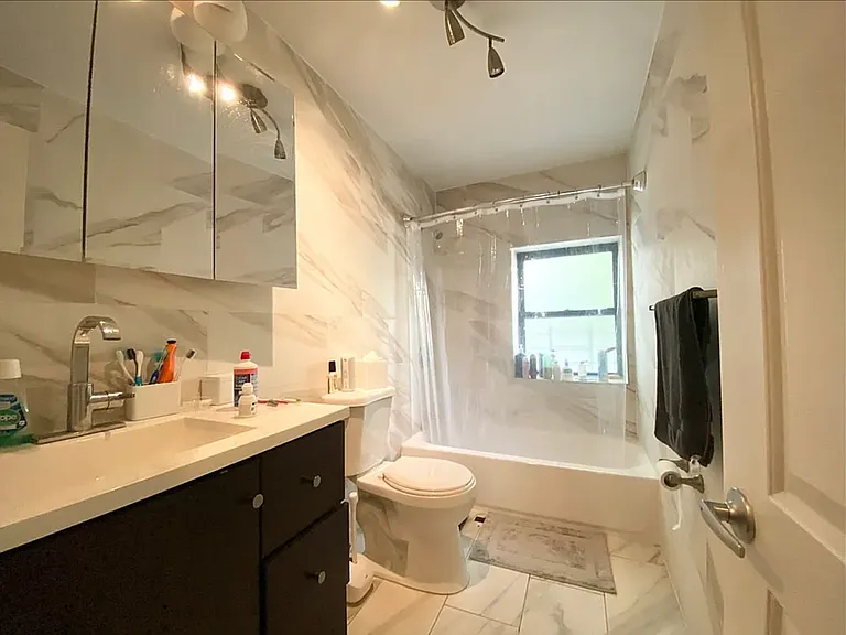 309 E 93rd St #2E — Photo 6