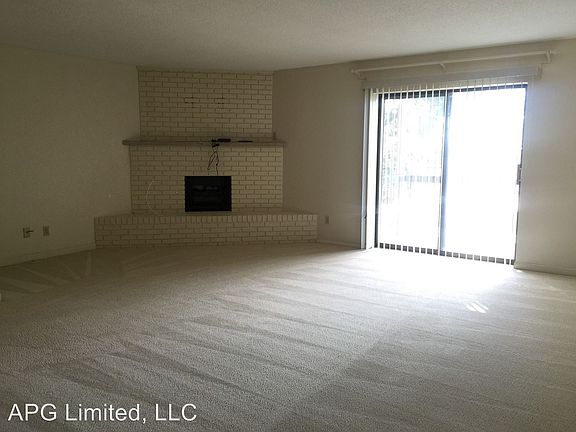 4th image of 727 Bellevue St APT 1C