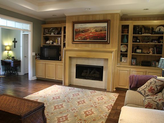 2nd image of 264 Woodland Brook Dr