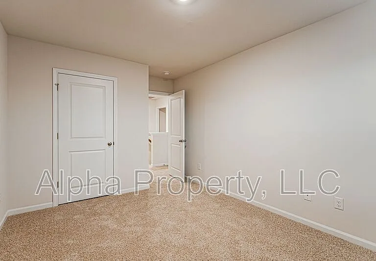 1210 Murdock Cir — Photo 12