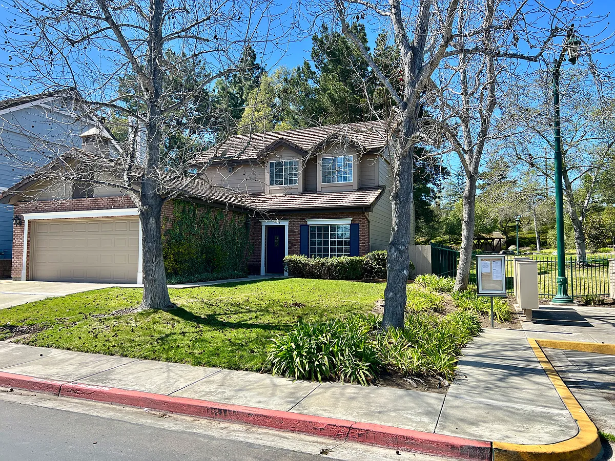 Building Photo - 942 Rose Arbor Dr