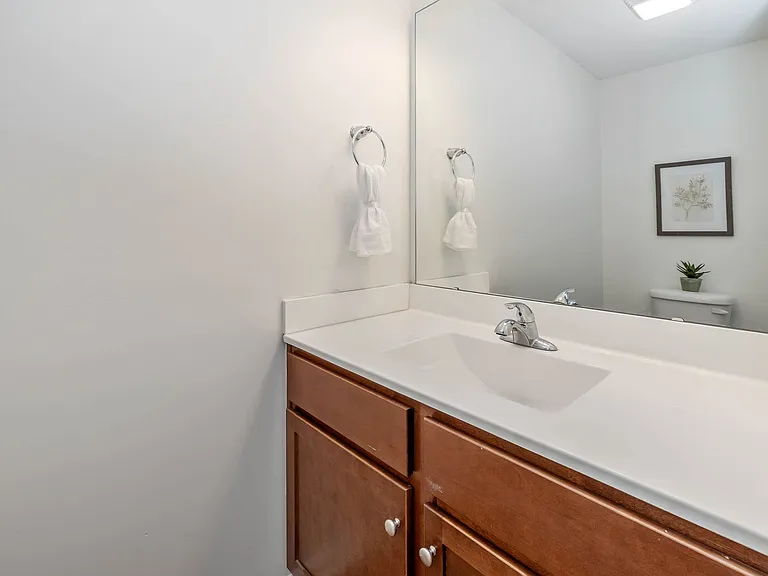 542 W Main St — Photo 10