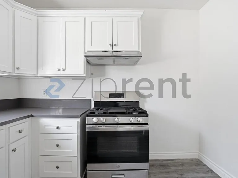 1513 W 12th Pl #3 — Photo 11
