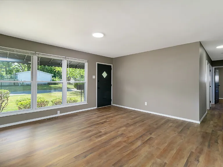 1215 Pamela Dr — Photo 10