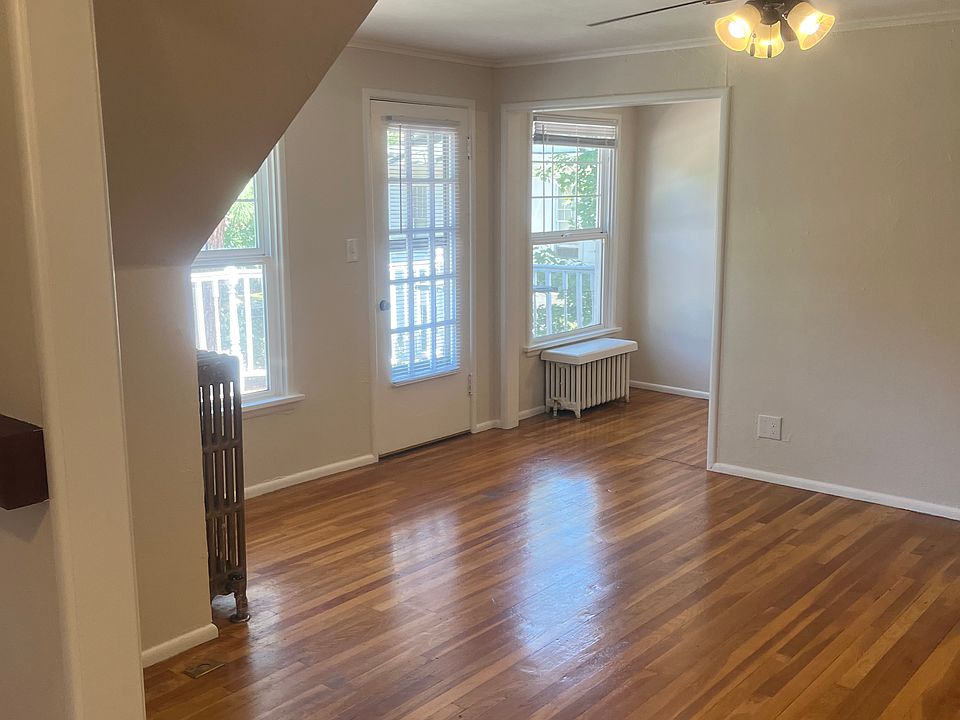 Living room. Door to deck