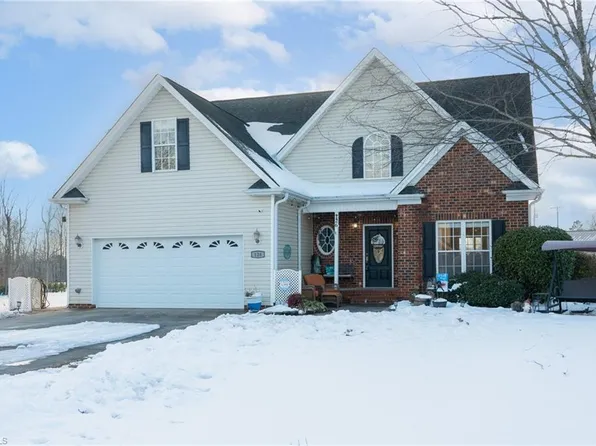 126 Crystal Ridge Dr, Lexington, NC 27295