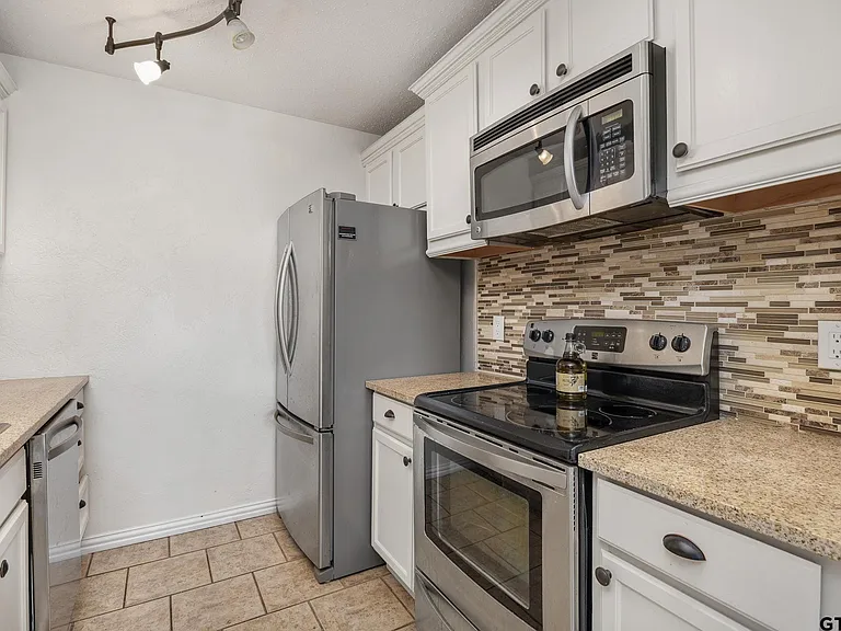 400 S Town Dr #308 — Photo 14