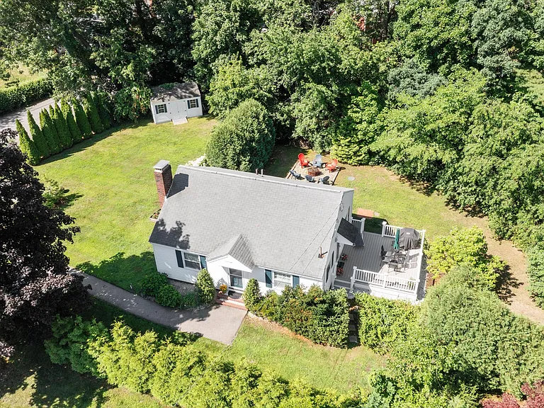 68 Oak Hill Rd — Photo 2