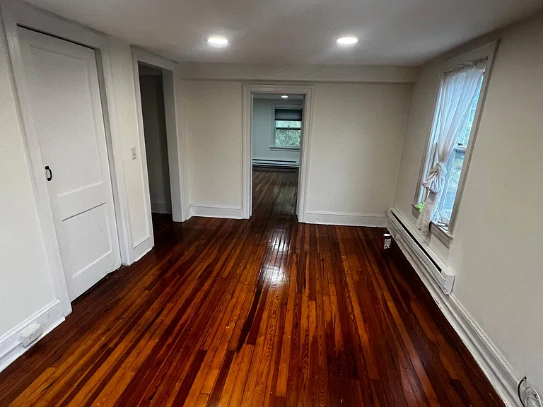 119 W Maple Ave #3 — Photo 4