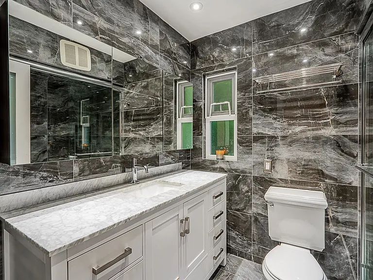 6446 Marine Dr — Photo 30