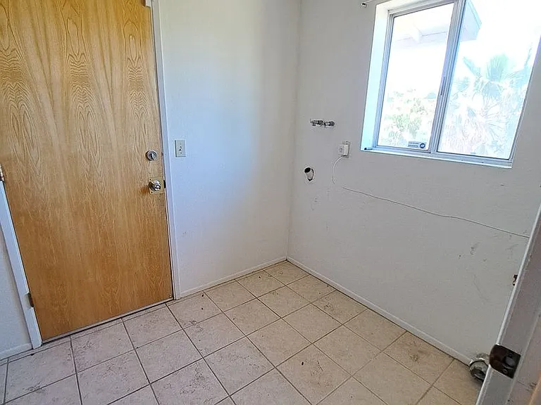 9357 Riggins Rd — Photo 8