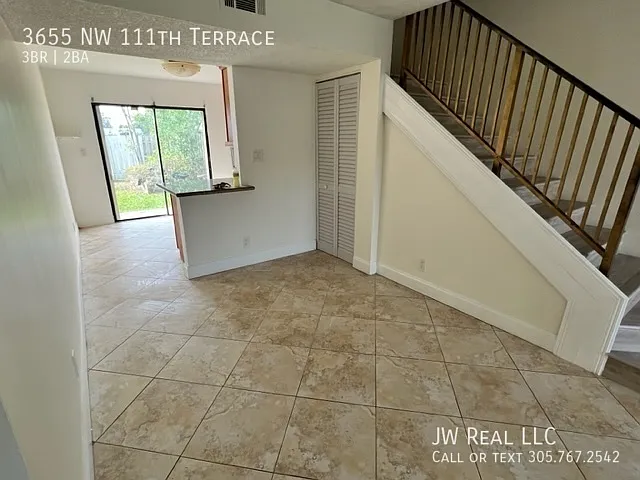 3655 NW 111th Ter — Photo 4