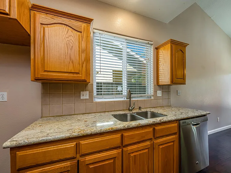 5857 W Millbrae Ave — Photo 12