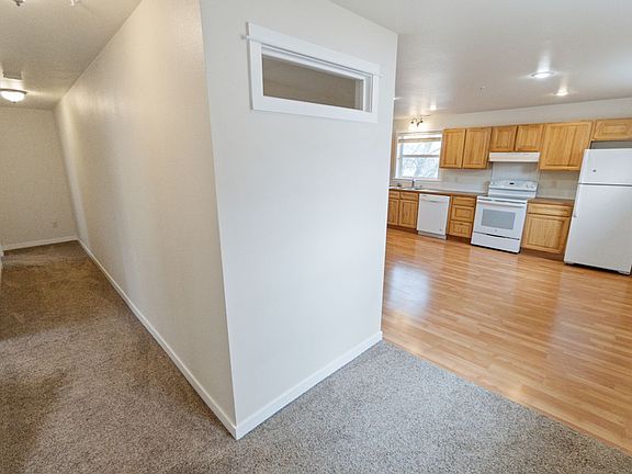 5th image of 728 E Mission Ave #3