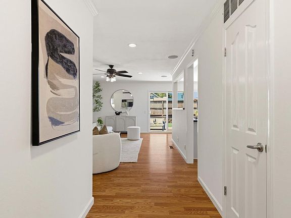 5th image of 536 Covington Way