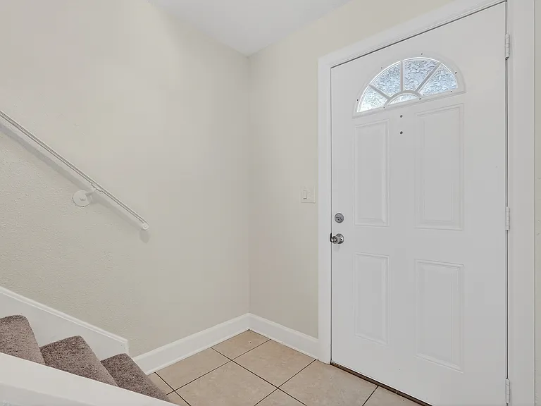 437 N Oleander Ave — Photo 13