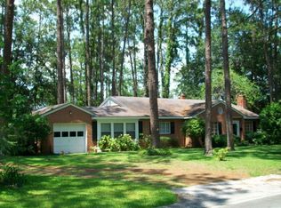1107 E Cherokee Dr, Waycross, GA 31501