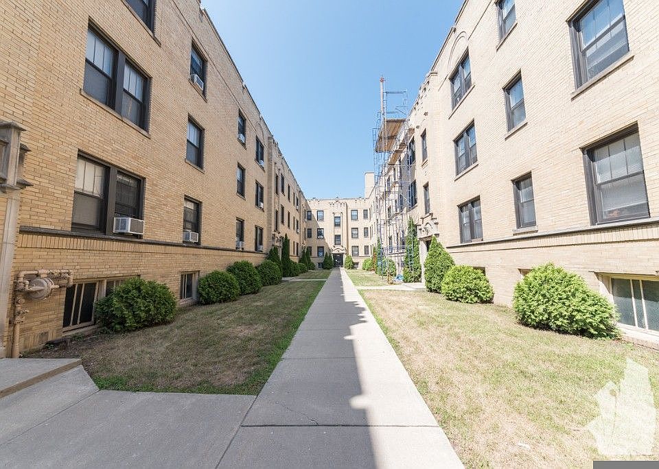 1st image of 1940 W Wilson Ave APT 3I