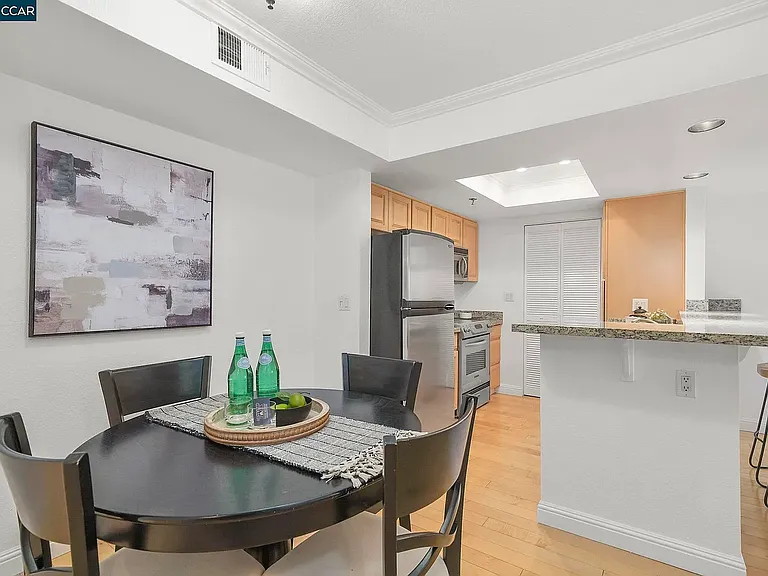 2530 Oak Rd #202 — Photo 9