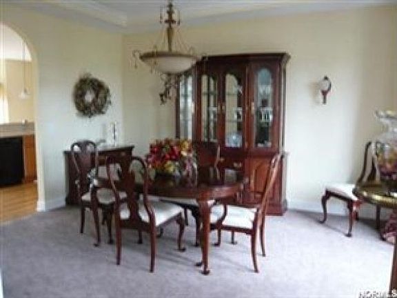 4th image of 4360 Fox Glen Dr