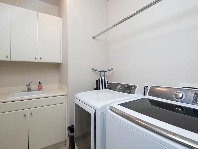 848 Jensen Ct — Photo 40