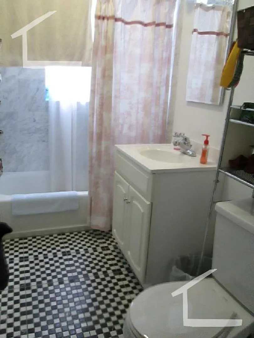 Studio unit in Allston is available in 9/1 No broker fee! — Photo 4