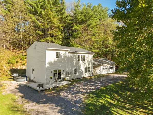 1206 Piedmont Rd, Somerset, PA 15501