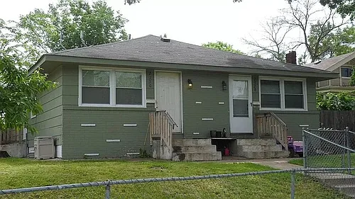 2330 Irving Ave N Photo 1