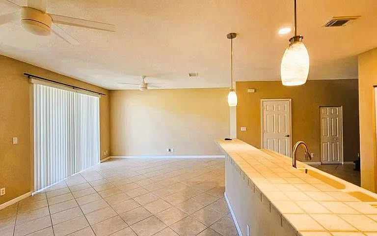 3027 N Evergreen Cir — Photo 3