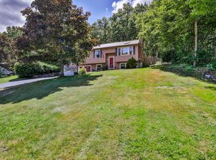 49 Fairway Dr, Merrimack, NH 03054