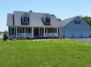 460 Sebastian Ave, Colonial Beach, VA 22443