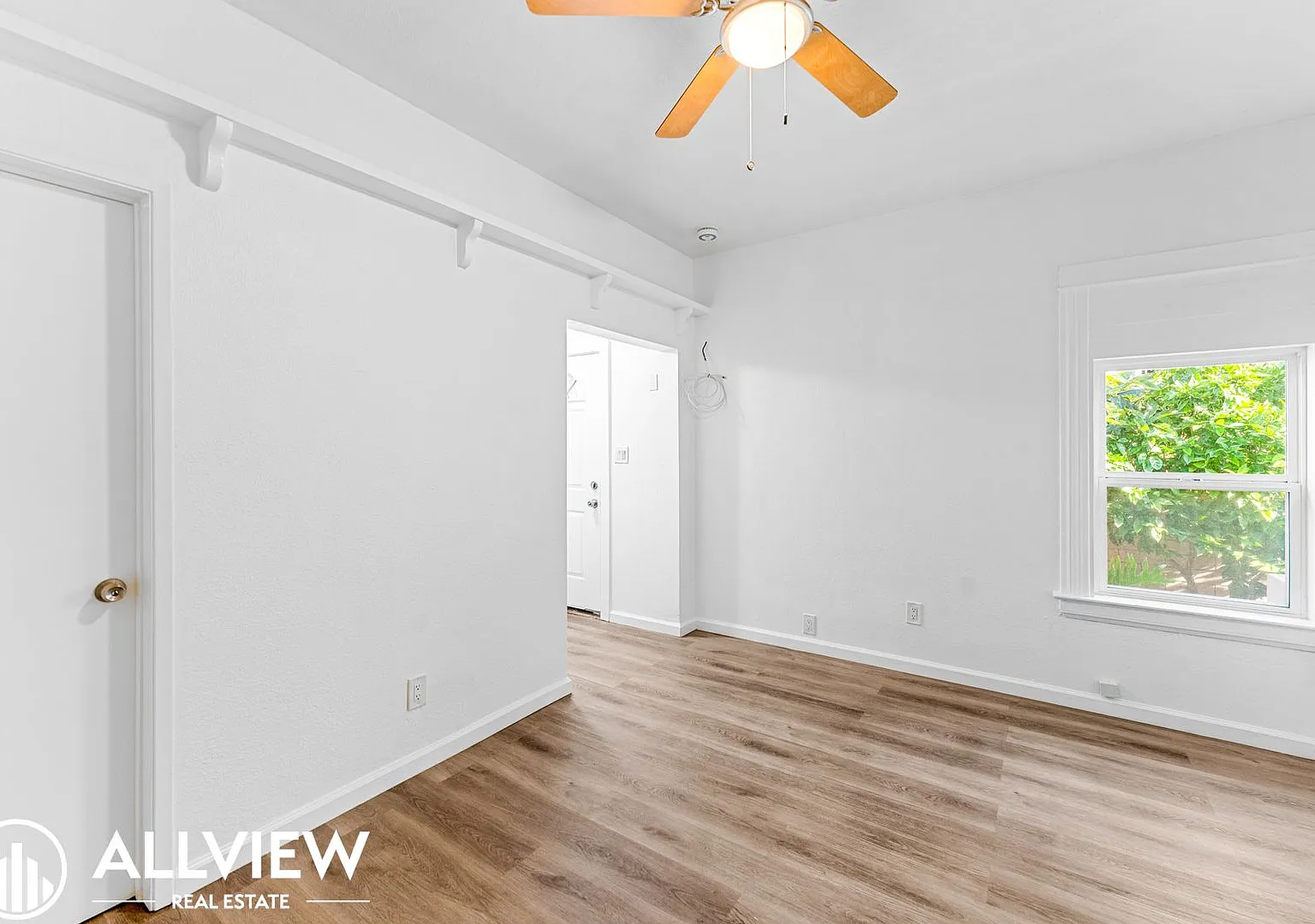 1208 North Van Ness Avenue — Photo 4