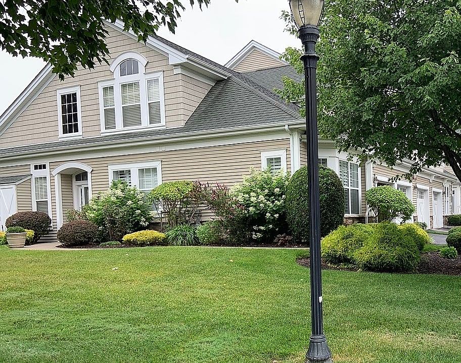1st image of 172 Symphony Dr
