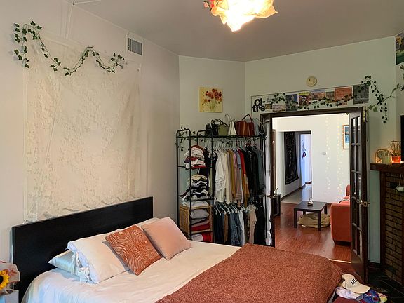 4th image of 1960 N Bissell St APT 3