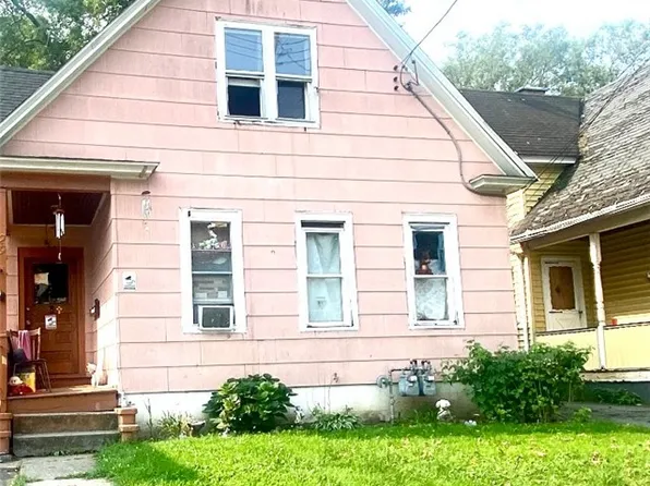29 Van Stallen St, Rochester, NY 14621