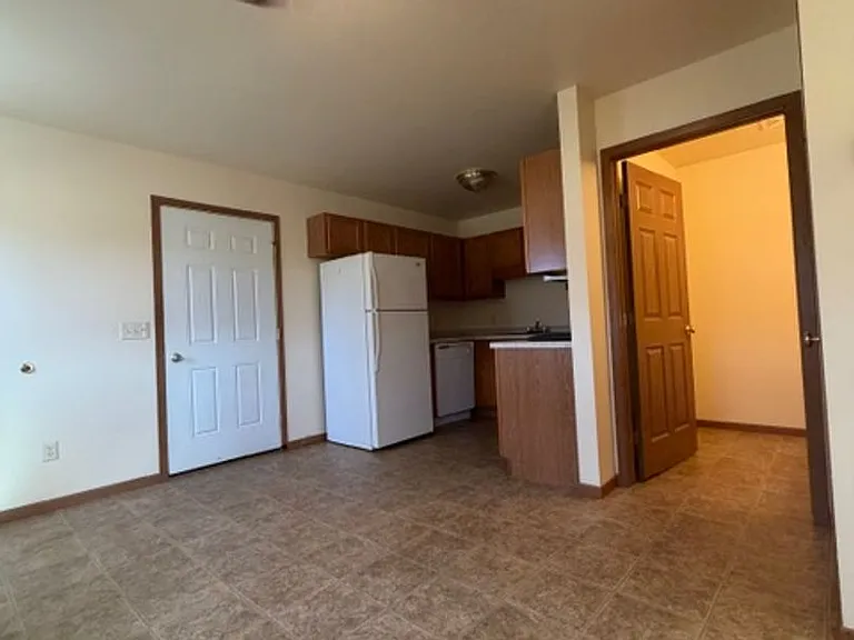 304 W Grant St — Photo 13
