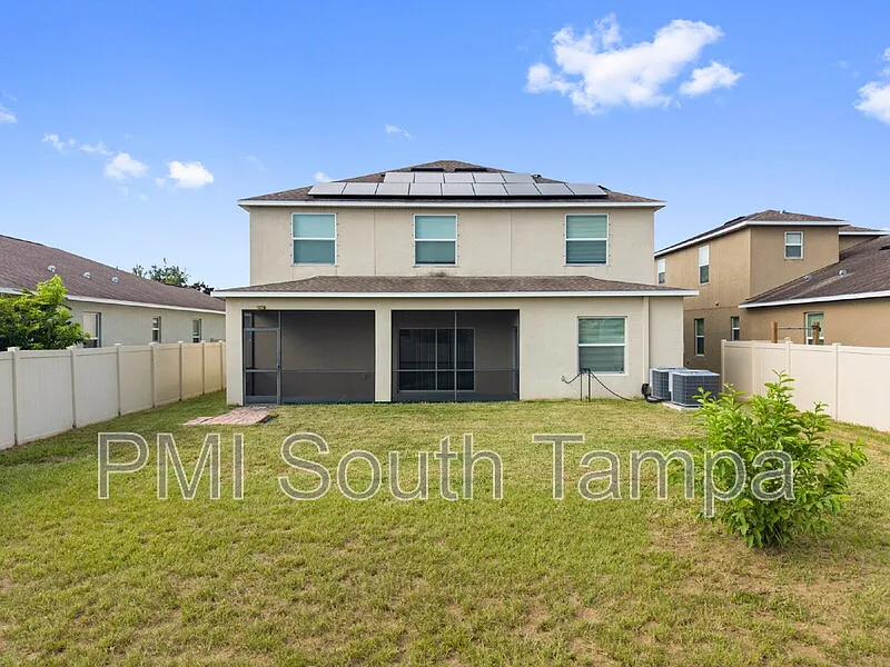 6 bed, 3.0 bath, 3009 sqft, $3,595 — Photo 4