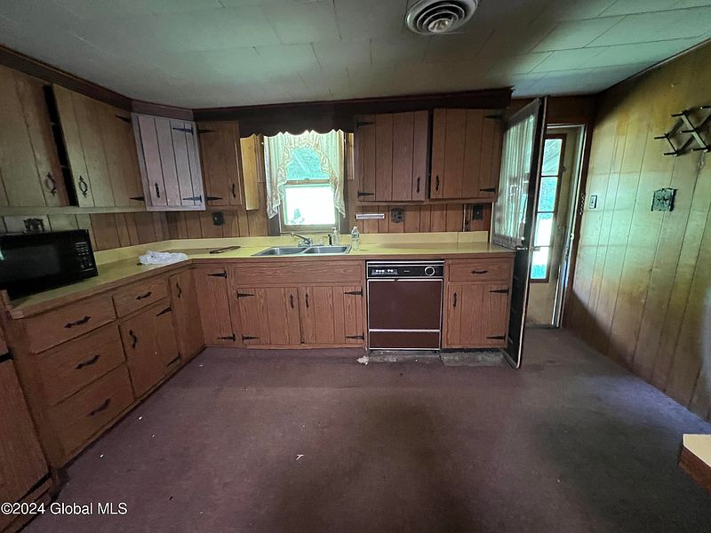 2nd image of 7 Saunders Drive