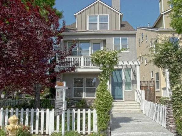 7322 Rainbow Dr, Cupertino, CA 95014