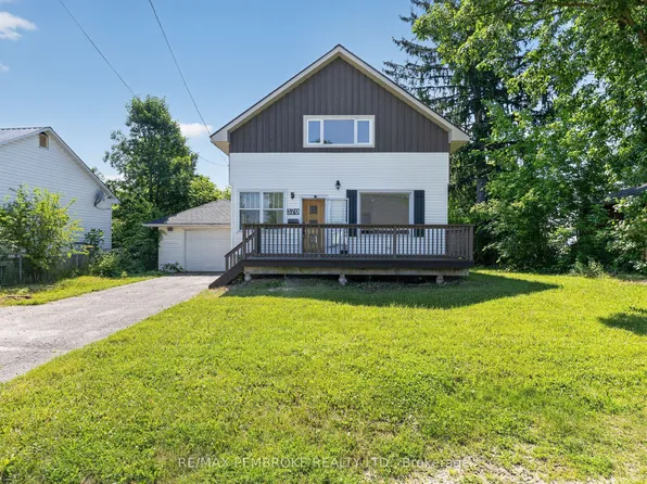 370 Carmody St, Pembroke, ON K8A 4G2