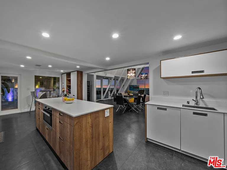 8460 Cole Crest Dr — Photo 39
