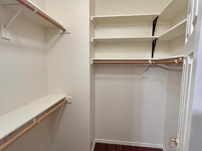 5606 W Saint Anne Ave — Photo 27