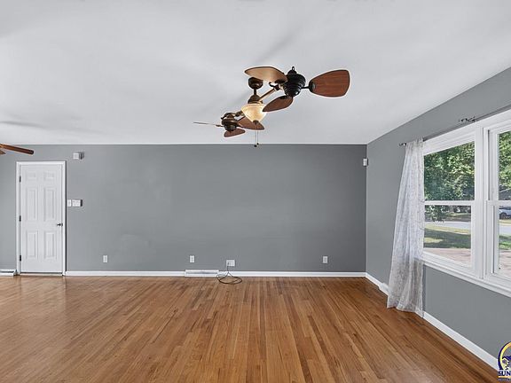 3rd image of 5317 SW 24th St