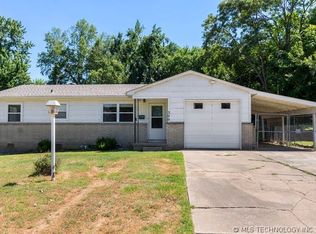 300 E 10th St S, Sand Springs, OK 74063