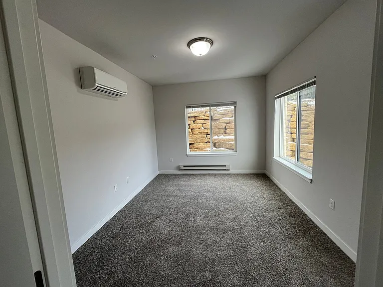 Cottage Grove Commons: Gaston — Photo 117